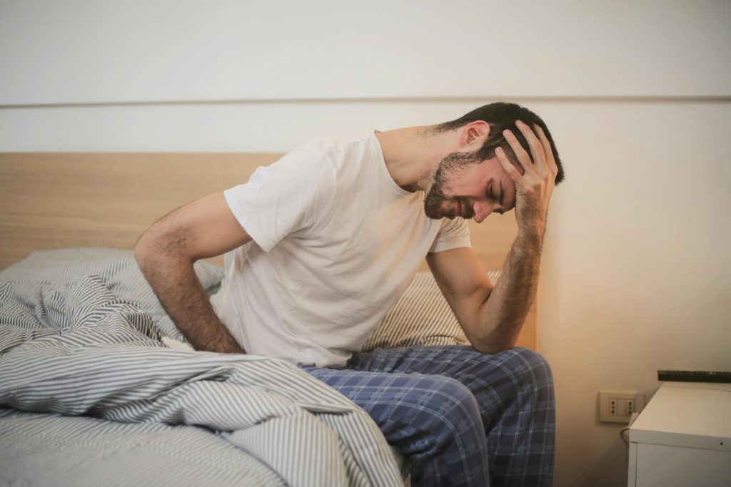 שלושה טיפים לטיפול במיגרנה חזקה